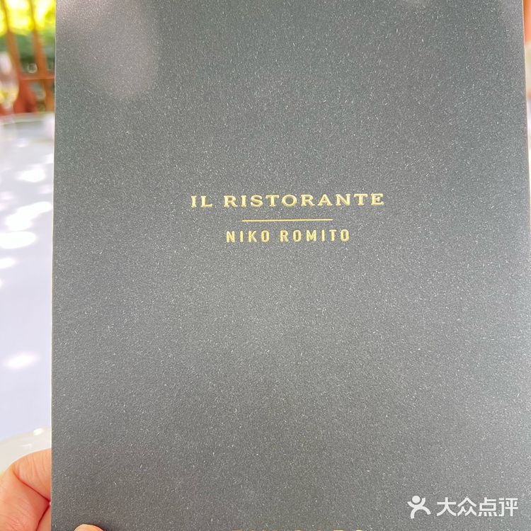 谁能懂,夏天的中午在户外享受美食的乐趣!