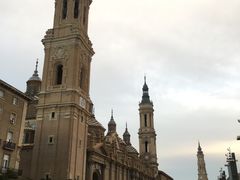 -皮拉尔圣母圣殿主教座堂