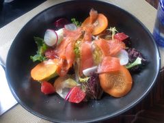 烟熏三文鱼色拉-YUE·6·西式融合餐厅(外滩六号店)