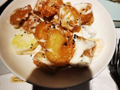 鬼马鲜果虾球-港丽餐厅