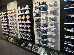 -李宁(大商新玛特店)