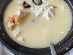 -荣誉海鲜酒楼(海湾店)