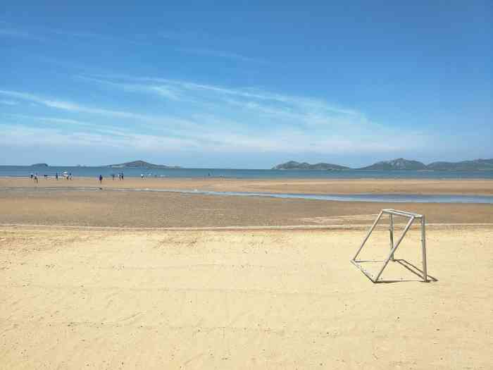 蓝色海岸浴场-"很好,服务周到,环境好,人少,还可以赶海.