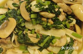 Bamboo Shoot and Button Mushroom Stir-fry