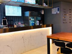 -POKEE VIA&Brunch·维娅(重庆来福士店)