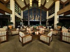 -亚龙湾喜来登·美景台大堂吧