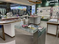 -GOOMI久米眼镜·蔡司·依视路·明月官方授权店(龙德紫金店)