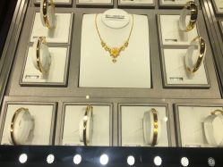 -周大福CHOW TAI FOOK(南京东路永安百货店)