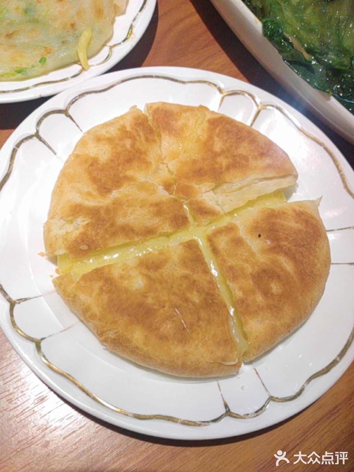 他家的牛大骨堪称一绝，作为美食爱好者的我自然不能错过