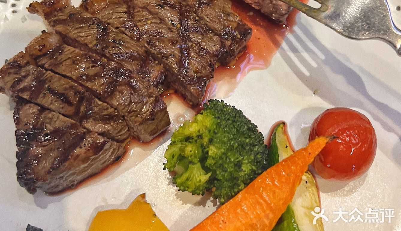 东莞探店｜歪果仁超多的simon牛扒馆🥩