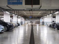 -百盛优客城市广场-停车场