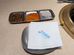 -蚂蚁洞·烤肉大营地(上海静安大悦城店)