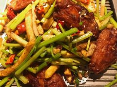 鸡翅-小菜园新徽菜(镇江京口吾悦店)