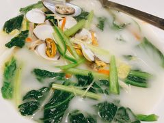 海鲜鱼汤泡什菜叶-顺德了能馆(虎门店)