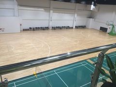篮球场和羽毛球场-锐菲特游泳体育健身中心(滨江店)