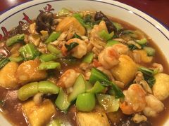 蛎蝗炖豆腐-老胶东家常菜馆(市场一路店)