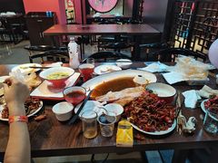 -虾弄弄海派小龙虾·牛羊蝎子火锅