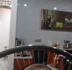 -岳灵生发养发馆