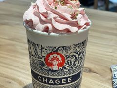 春日桃桃-霸王茶姬(正佳广场店)