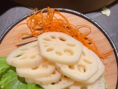 -湊湊火锅·茶憩(杭州湖滨银泰in77店)