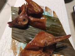 脆皮乳鸽-鼎记啫啫煲(数博万达店)