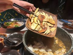 -芸山季·云南山珍菌火锅(人民广场来福士店)