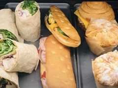 -星巴克臻选(周浦万达店)