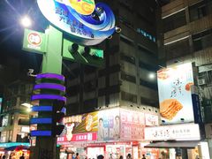 -六合夜市