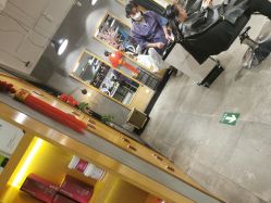 -时尚殿堂明星门店