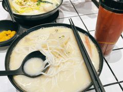 -肥汁米蘭香港米线(长宁来福士店)
