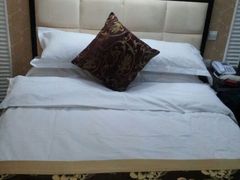 床-皓天国泰大饭店(自治区儿童医院店)