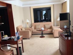 -汕尾巴黎半岛酒店