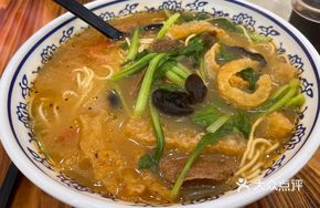 Vegetarian Chicken Noodles with Pig's Skin