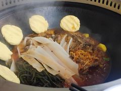 -东北烧烤铁锅炖水库鱼