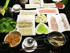 -唯爱KTV聚会餐厅(仙林东城汇店)