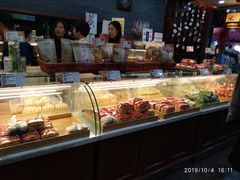 面包甜点陈列柜-清真全盛斋传统糕点(西羊市店)