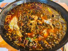 -鸿顺老铁锅美蛙鱼府(解放碑店)