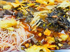 -在巷子里的烤肉店·螺蛳粉烤鱼·牛蛙(和美城店)