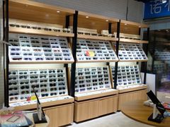 -诺柯视眼镜-蔡司依视路官方工厂店(淞南一店)