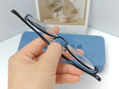 -罗伯特眼镜·蔡司官方授权(罗湖国贸店)