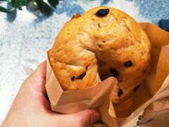 经典核桃贝果-luckincoffee瑞幸咖啡(香港名店街店)