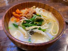 -银米·云南传统过桥米线(双廊黑金冠店)