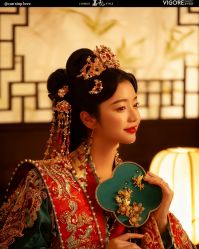 -雪中彩影婚纱摄影·微光艺术中心