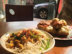 拌粉-老字号眼镜子煎包汤包店
