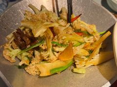 干锅花菜-卢大鲜鱼头捞饭(美利广场店)
