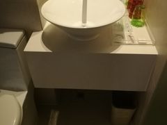 -卡罗酒店(东门晒布地铁站店)