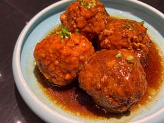 鸭蛋黄狮子头-梅飞酒家(桑园路店)