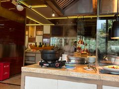 -大中华希尔顿酒店-念自助餐·嗨啤·小龙虾