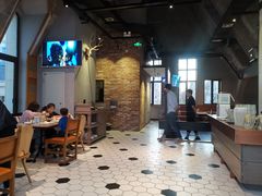 大堂-LENBACH兰巴赫西餐啤酒坊(大连东港店)
