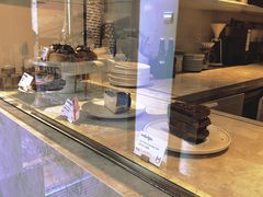 面包甜点陈列柜-大酉·M Coffee(北京美术馆店)